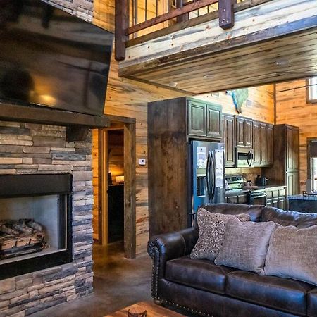 The Big Tex Luxury Cabin Is Epic Broken Bow Extérieur photo