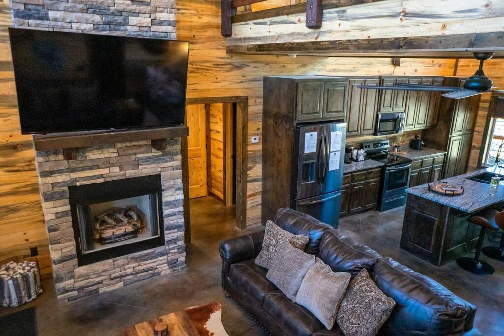 The Big Tex Luxury Cabin Is Epic Broken Bow Extérieur photo