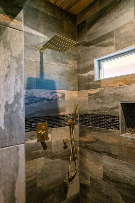 The Big Tex Luxury Cabin Is Epic Broken Bow Extérieur photo