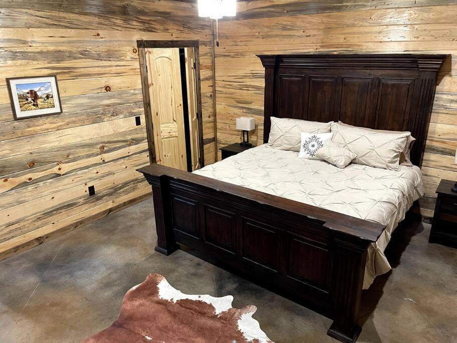 The Big Tex Luxury Cabin Is Epic Broken Bow Extérieur photo