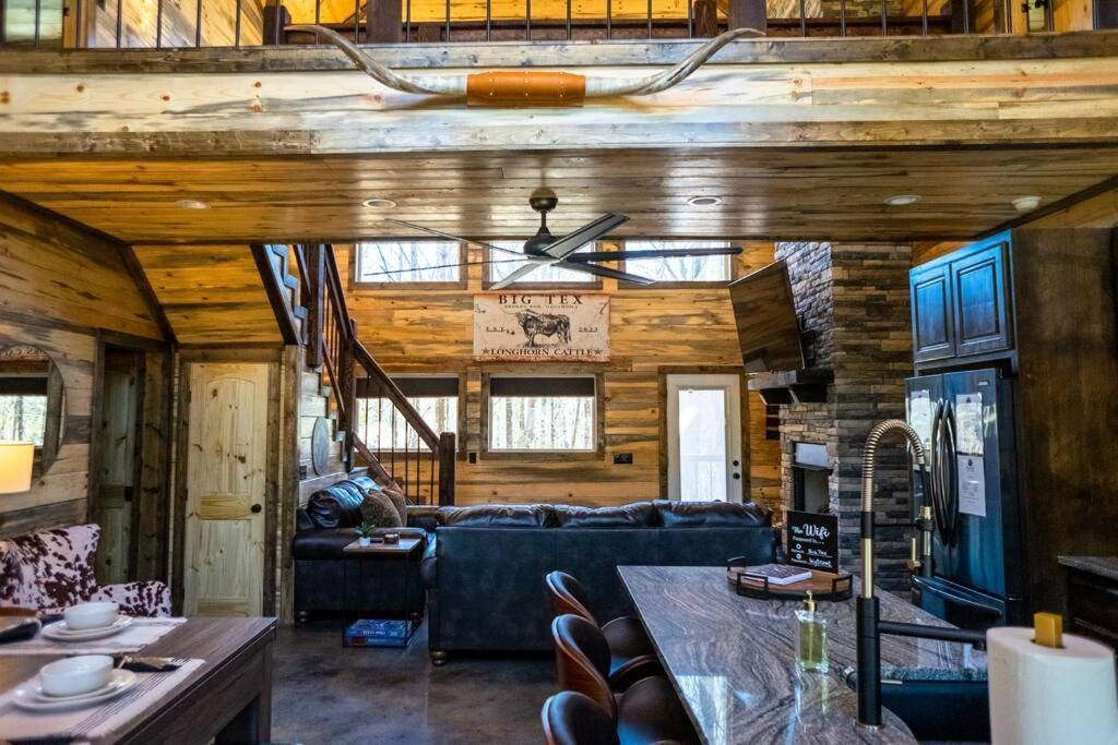 The Big Tex Luxury Cabin Is Epic Broken Bow Extérieur photo