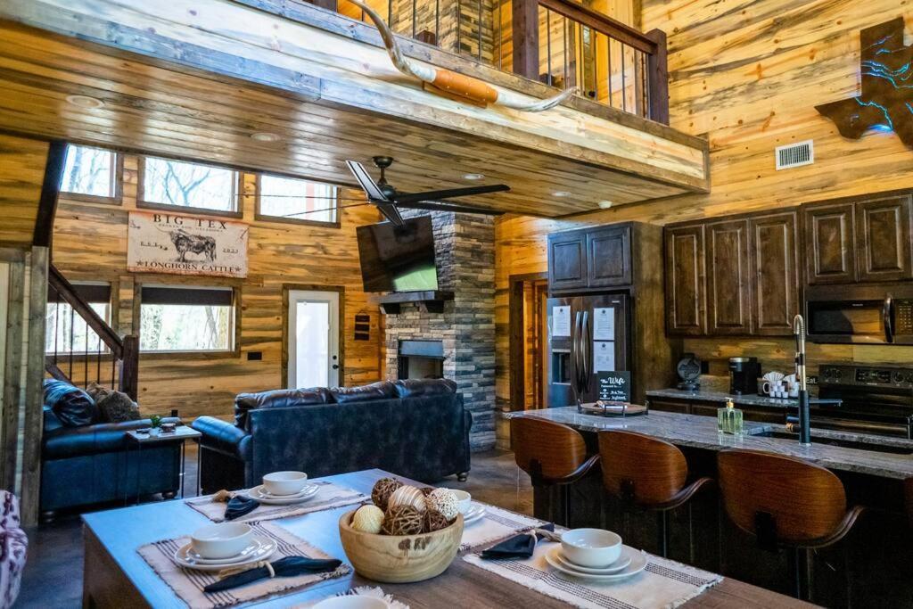 The Big Tex Luxury Cabin Is Epic Broken Bow Extérieur photo